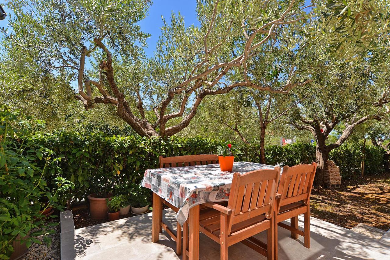 Apartment Vesna 1642 Pula Exterior photo